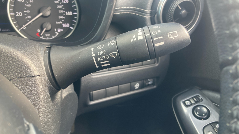 Nissan Juke 1.0 DiG-T N-Connecta 5dr Petrol Hatchback